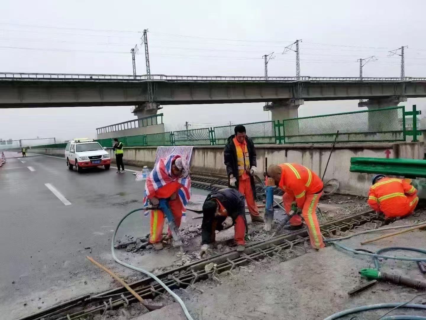 灞桥桥梁伸缩缝抢修料
